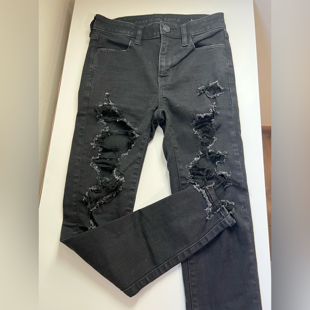 American Eagle distressed jeans high rise